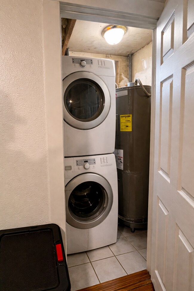 Building Photo - 617 S Jefferson St