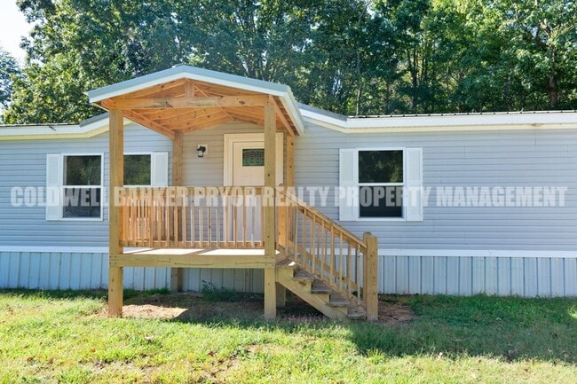 Building Photo - 1108 Shady Ln