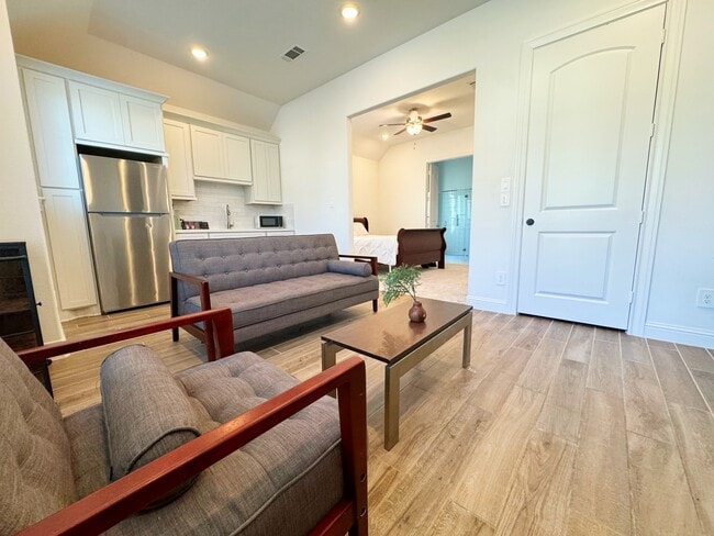 Building Photo - 28096 Woodland Bend Way