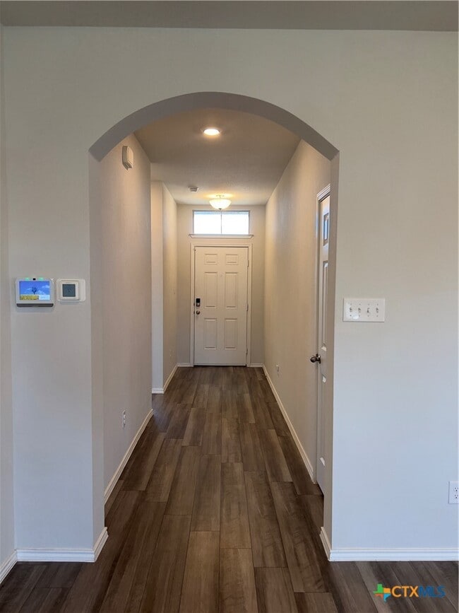 Building Photo - 302 Saddleback Trl