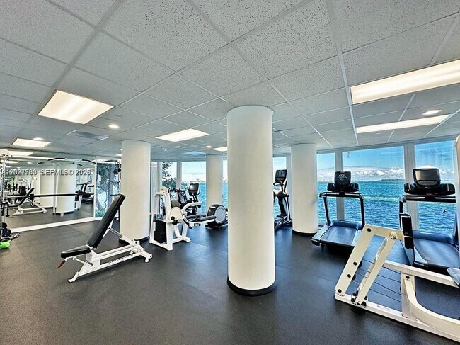 Building Photo - 770 Claughton Island Dr