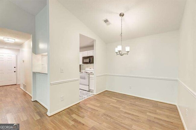 Building Photo - 529 Warm Springs Cir