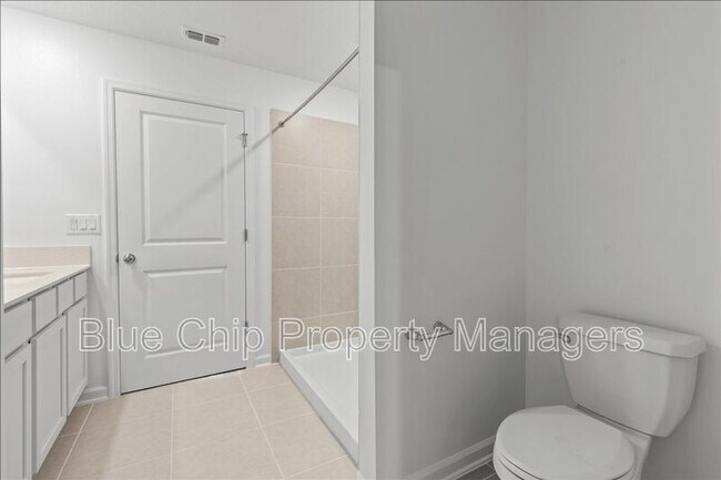 Building Photo - 2295 Green Valley St