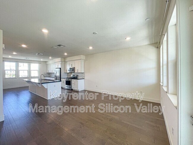 Building Photo - 37549 Willow St