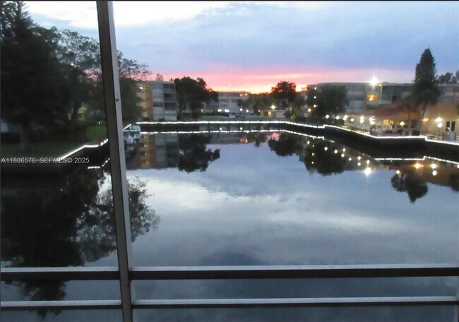 Building Photo - 2775 Taft St