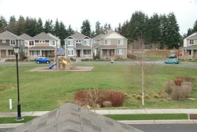 Building Photo - Spacious & Stylish 3-Bedroom Home in a Desirable Neighborhood!