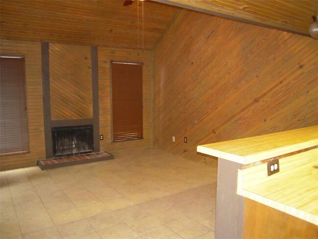 Building Photo - 24605 Pools Creek Dr