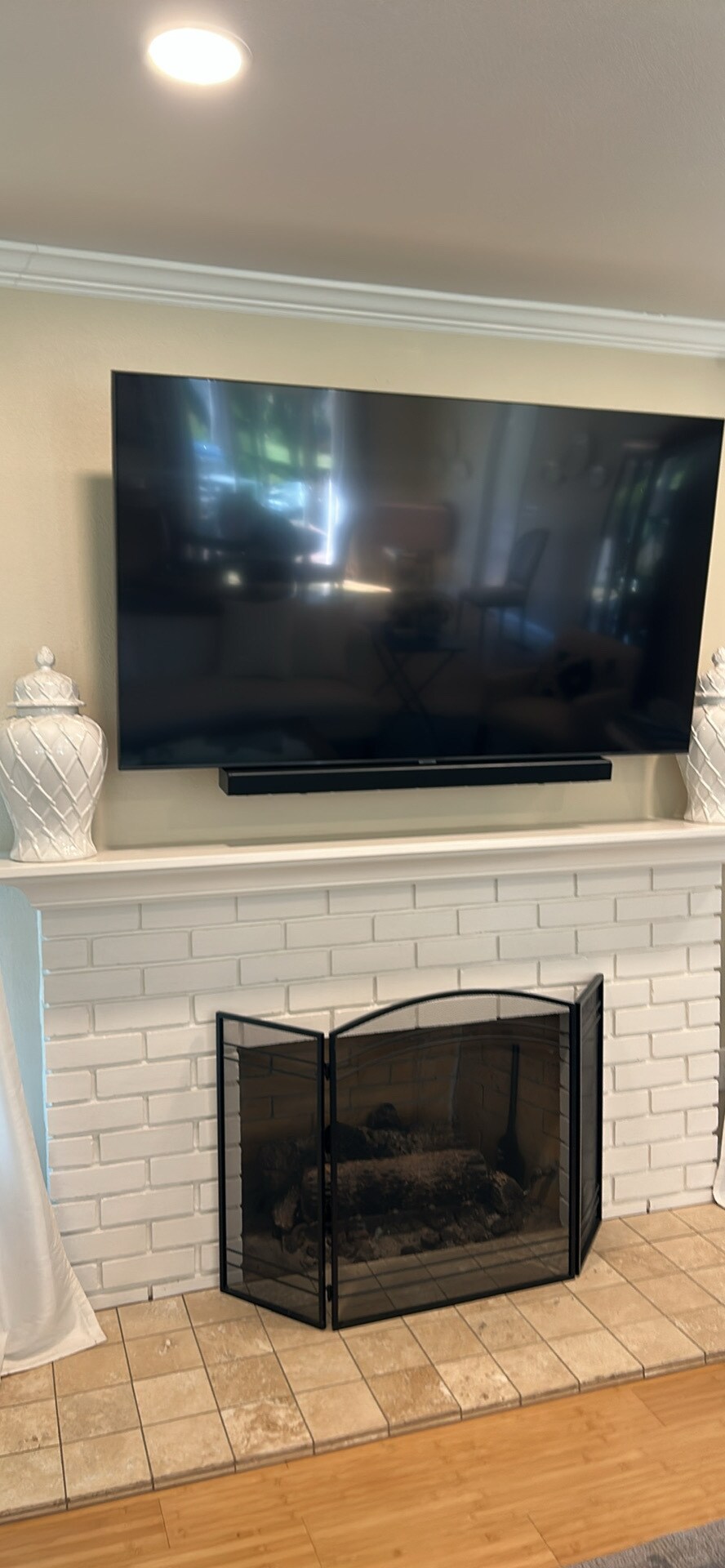 TV Fixture - 469 Pythian Rd