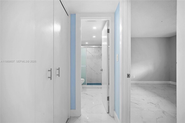 Building Photo - 18601 NE 14th Ave