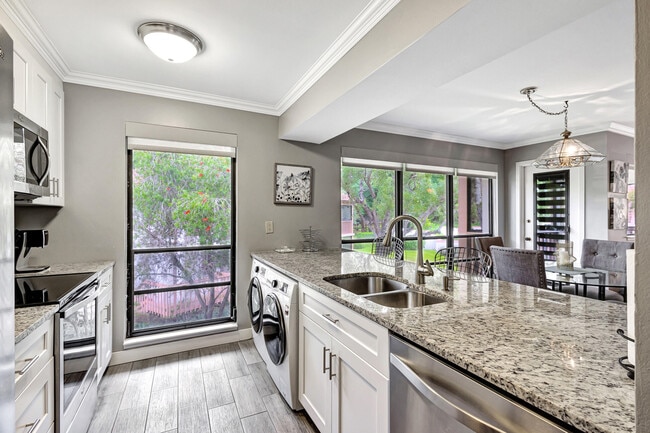 Building Photo - 618 Brackenwood Cove