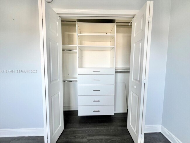 Building Photo - 240 Galen Dr