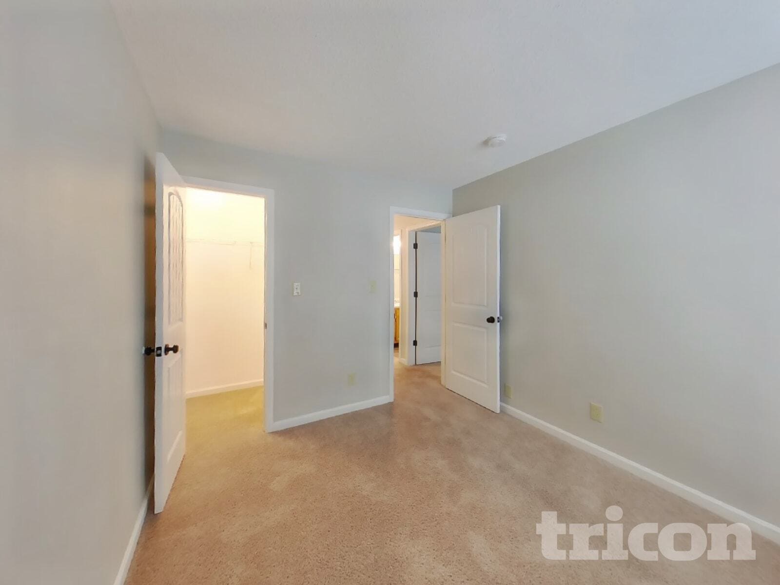 Building Photo - 7403 Grandview Dr