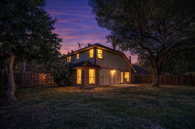 Building Photo - 9831 Orangevale Dr