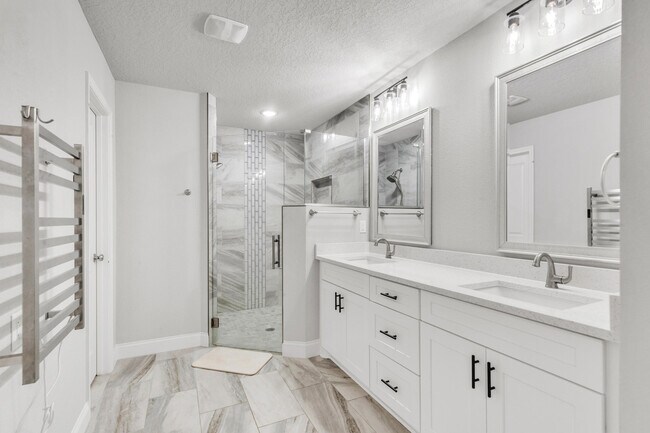 Building Photo - 1201 Forest Heights Rd