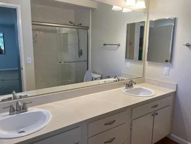 Building Photo - "Charming 3-Bedroom Townhouse with Spacious 1,725 Sq Ft Layout in Martinez, CA – Your Perfect Hom...