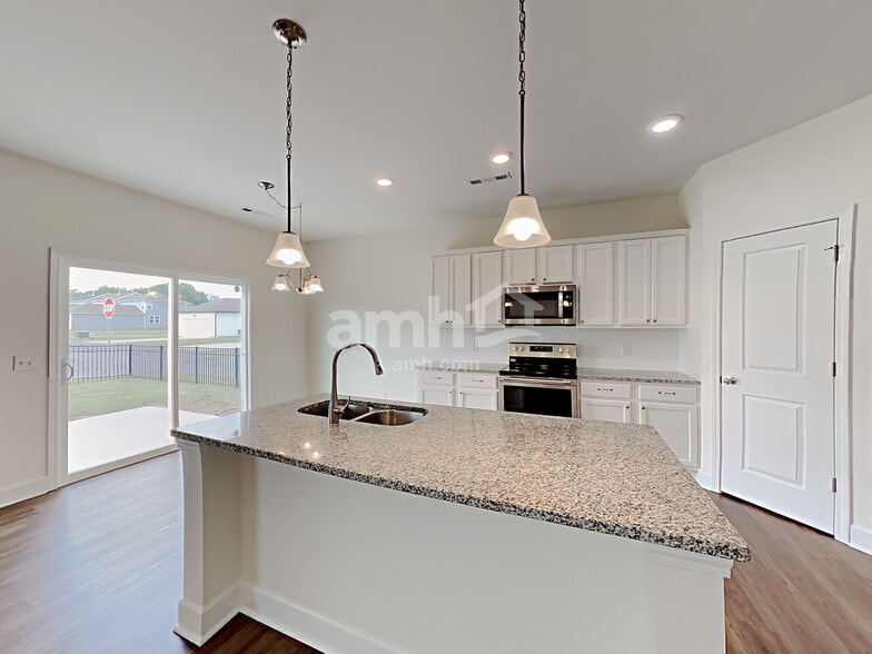 Building Photo - 5254 Lake Maxwell Dr