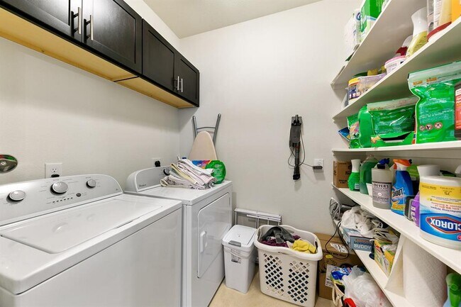 Building Photo - 5633 Petty St