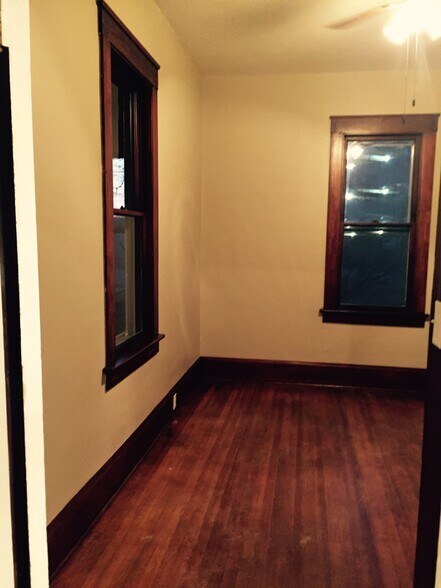 Building Photo - 110 W Phoenix Ave