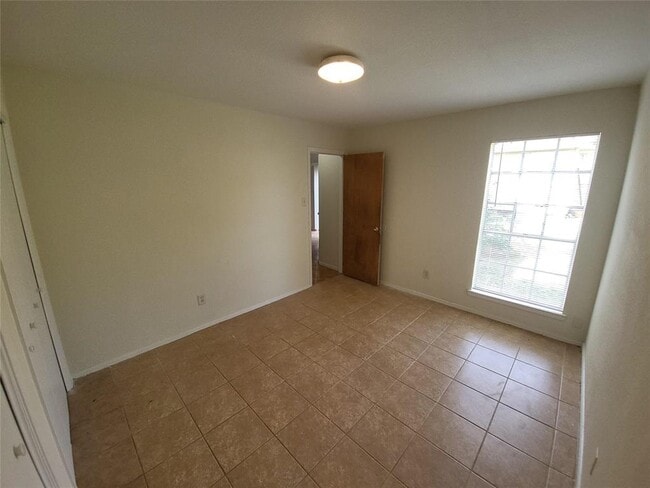 Building Photo - 9712 Eastwend Dr