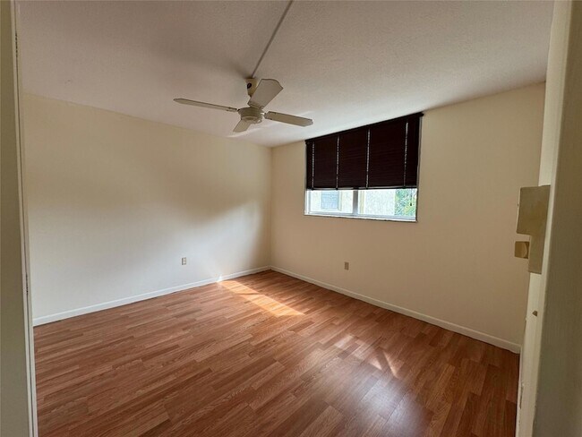 Building Photo - 1810 N Lauderdale Ave