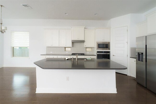 Building Photo - 3810 Brushy Creek Rd