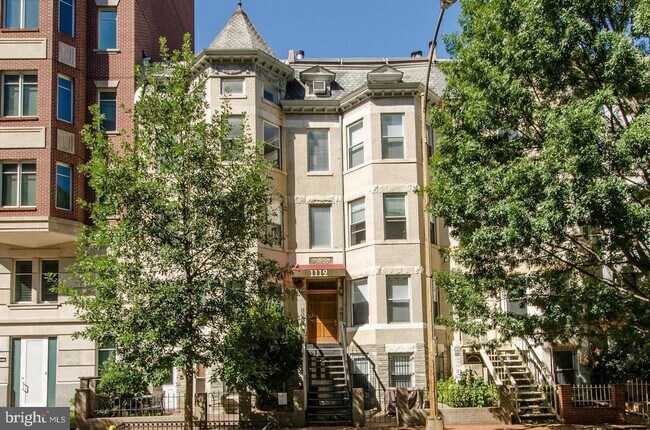 Building Photo - 1112 25th St NW