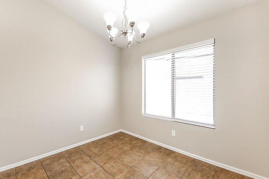 Building Photo - 12557 W Mandalay Ln