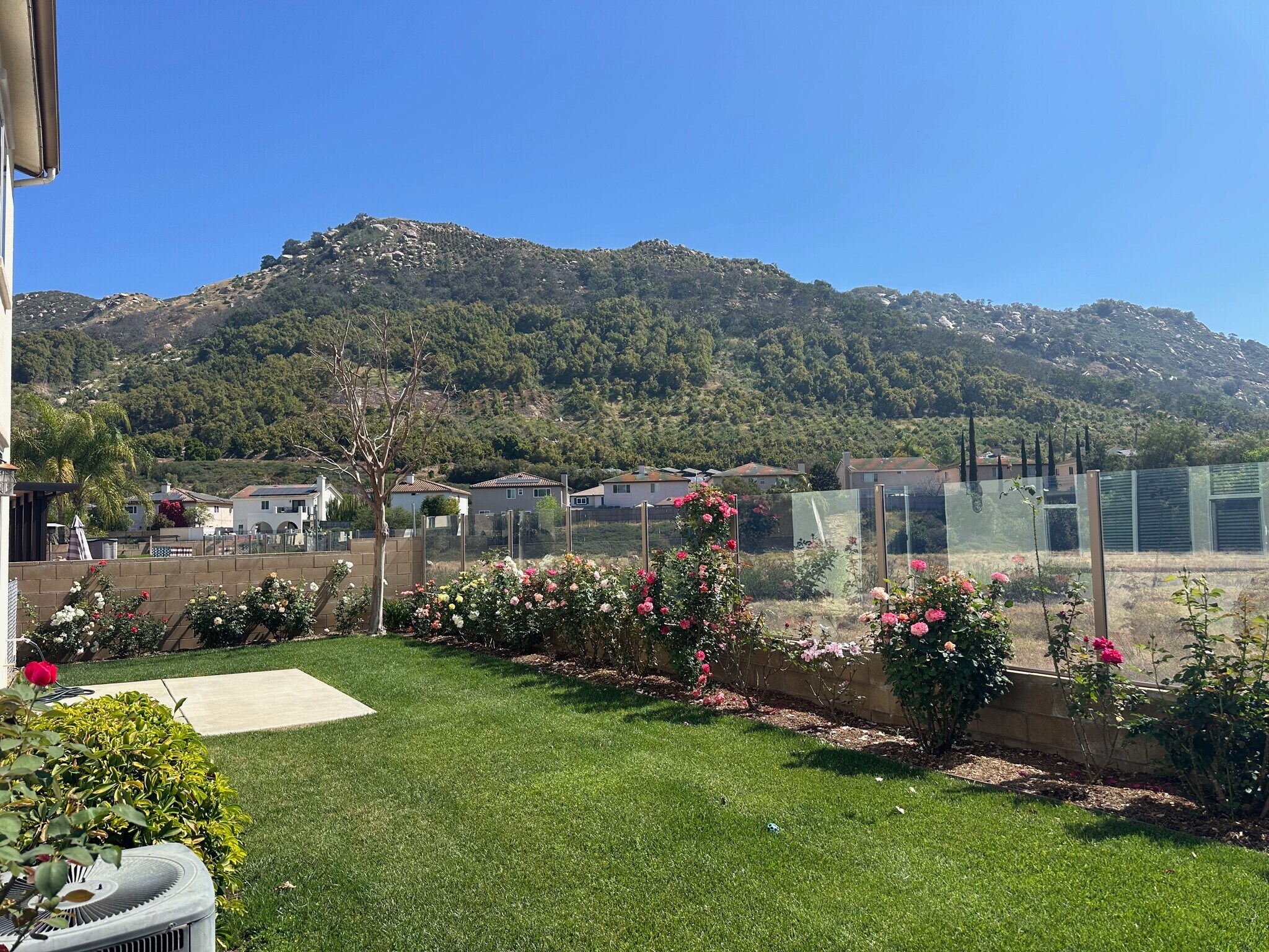 Building Photo - 3786 Lake Cir Dr