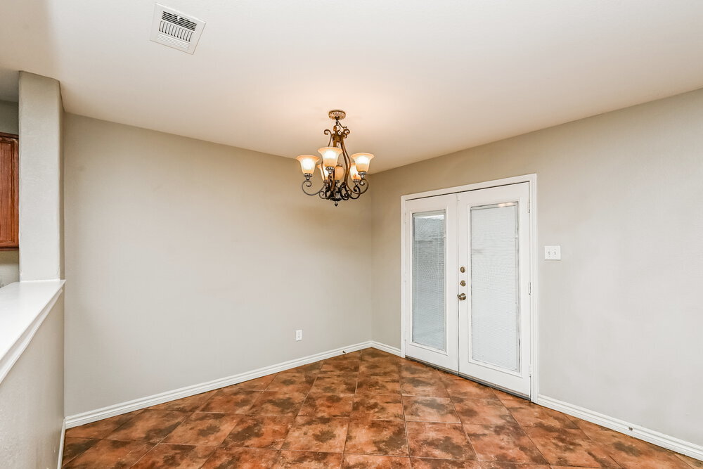 Building Photo - 517 Creekbend St