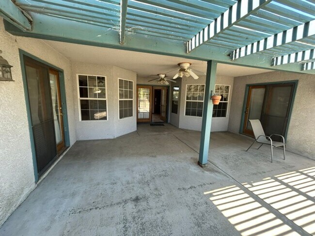 Building Photo - 5730 W Laura Ct