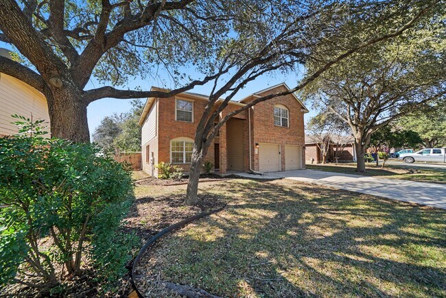 Building Photo - Beautiful 5-Bedroom Home in Schertz - Realtor Commission: $750