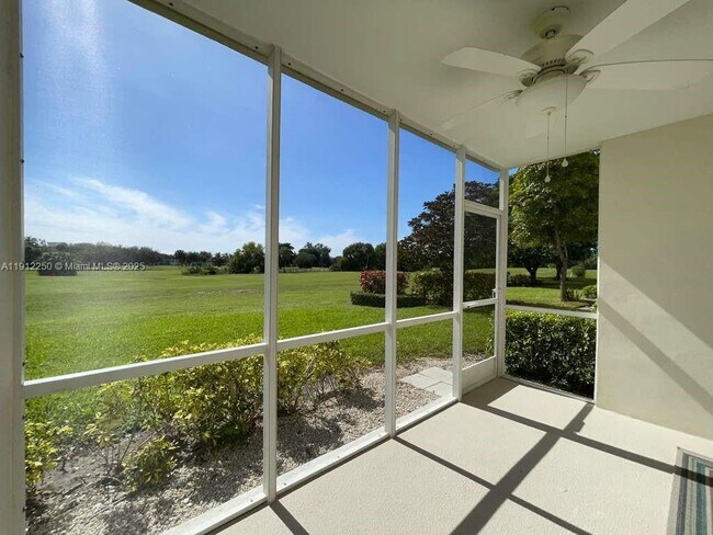 Primary Photo - 2950 N Palm Aire Dr