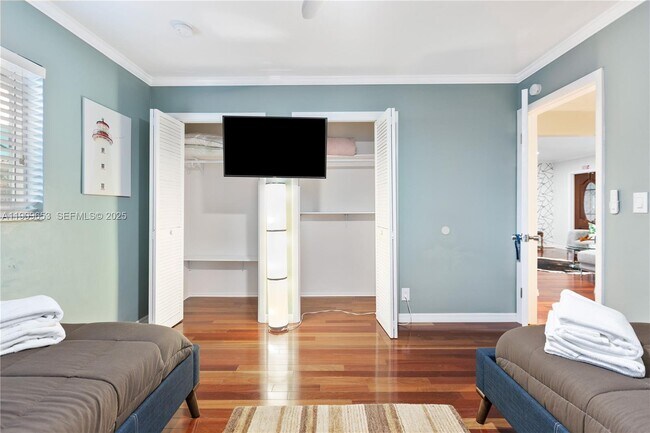 Building Photo - 418 SE 3rd Terrace