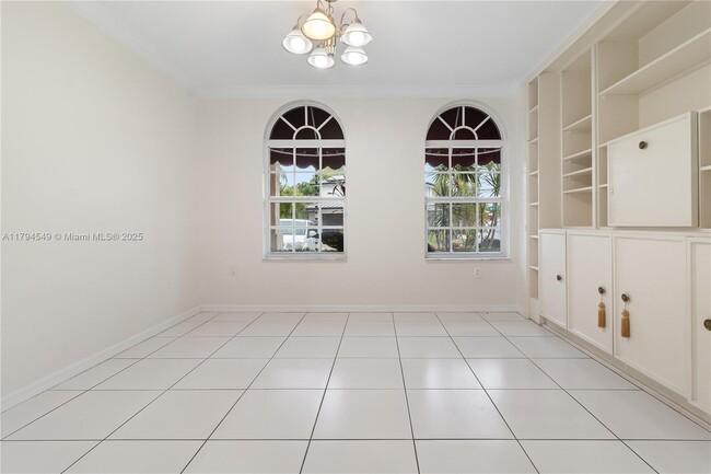 Building Photo - 8820 SW 57th St