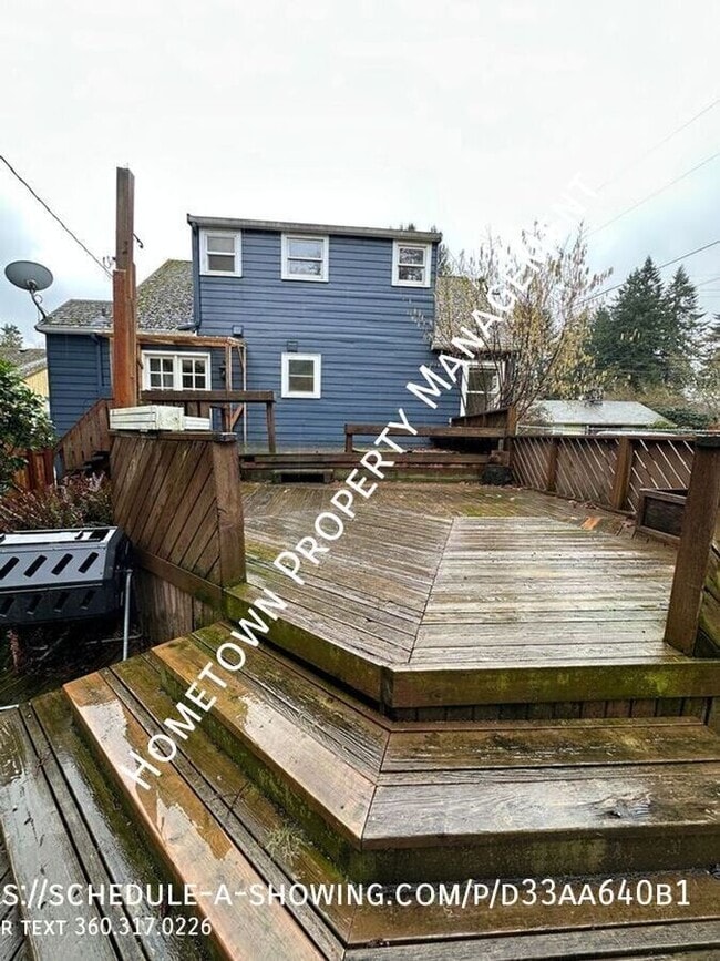 Building Photo - 912 Carlyon Ave SE