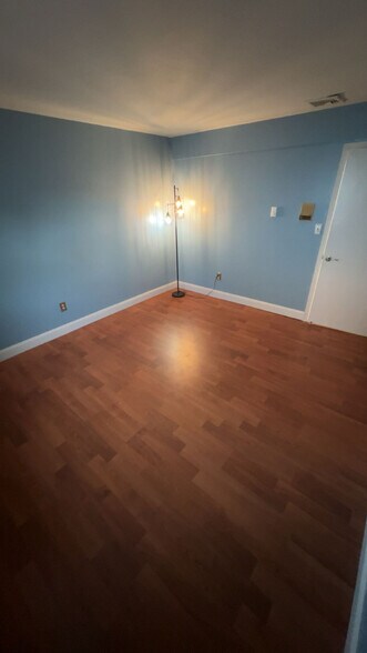 Building Photo - 9 North St