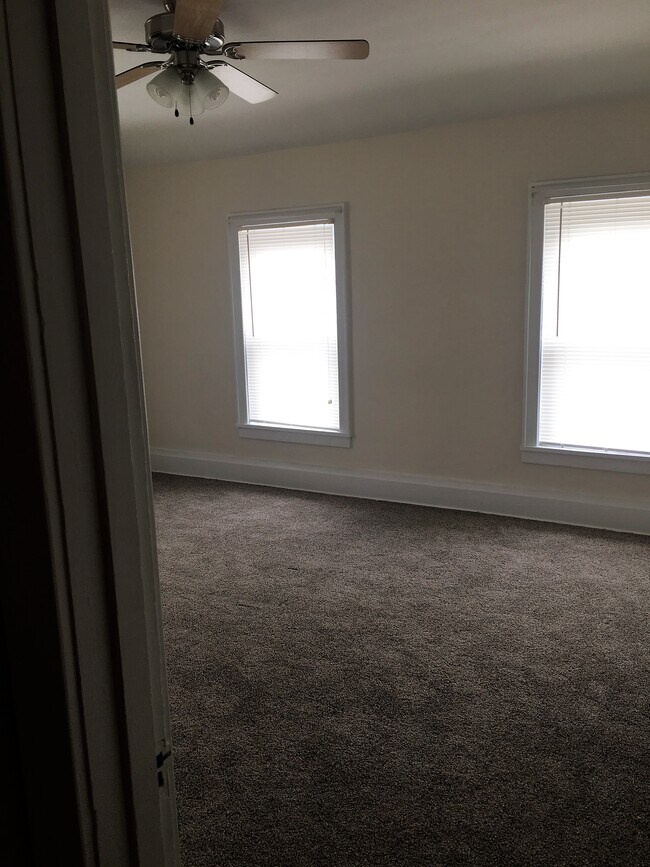 Bedroom - 330 College Ave