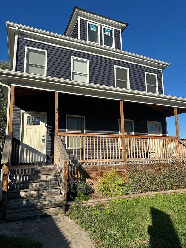 Primary Photo - 31 Dana Ave