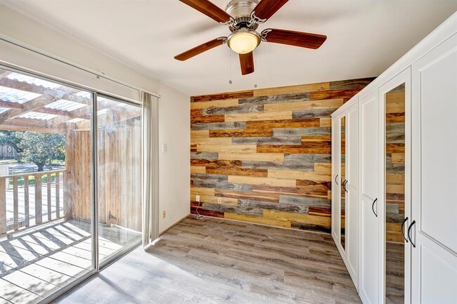 Building Photo - 13012 Trail Hollow Dr