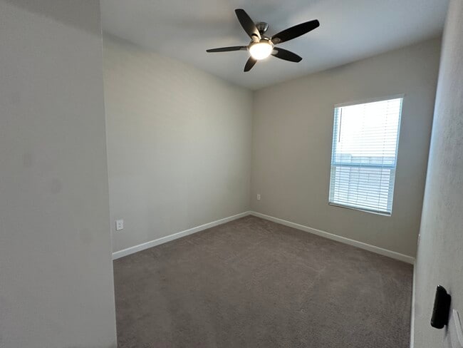 Building Photo - 10319 W Harmony Ln