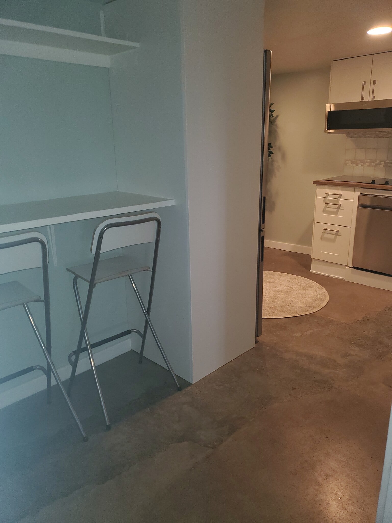 Built in breakfast nook 2 chairs. - 1867 SW 14th Ave