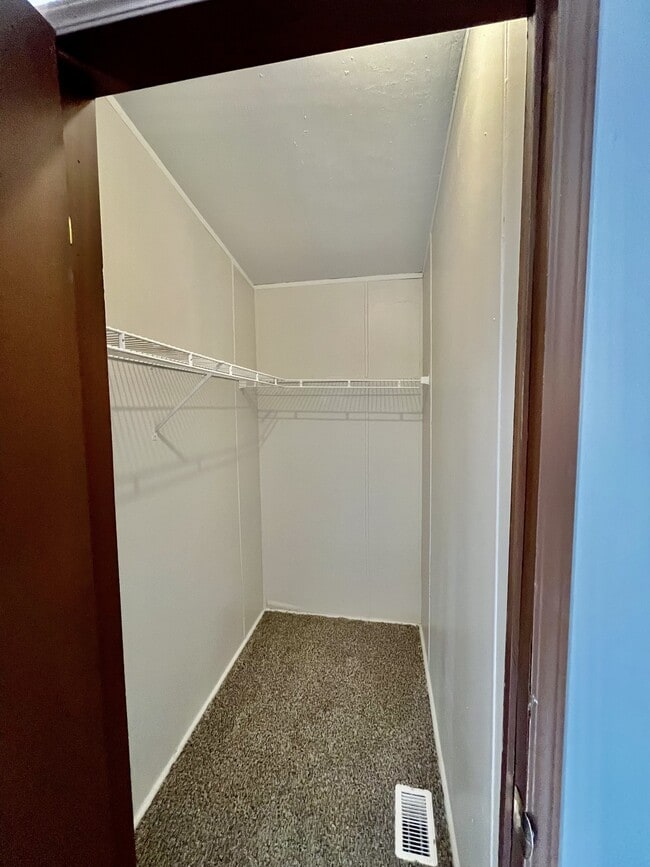 Building Photo - 2500 Gail Helen Ct