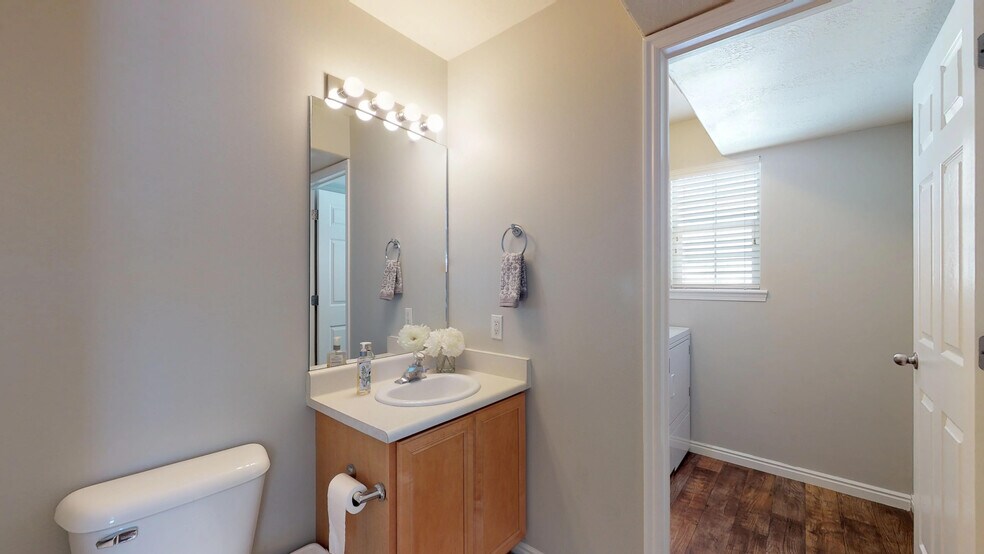 Building Photo - 4058 Valderrama