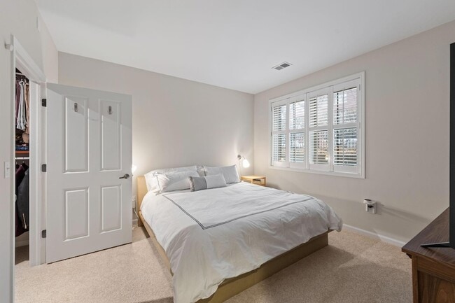 Building Photo - 1008 Portland Ave