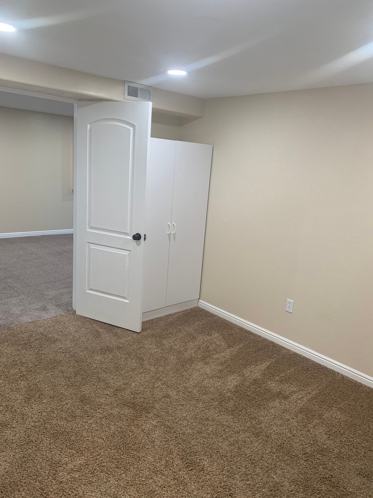 Building Photo - 9902 E Sego Lily Dr