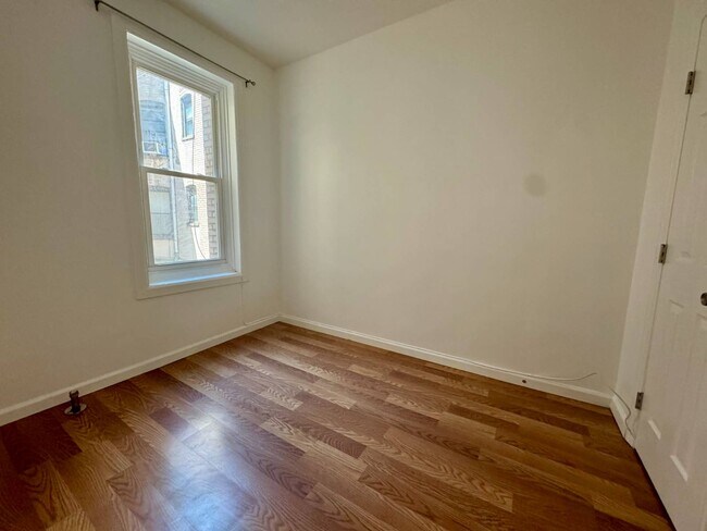 Building Photo - 270 72nd St