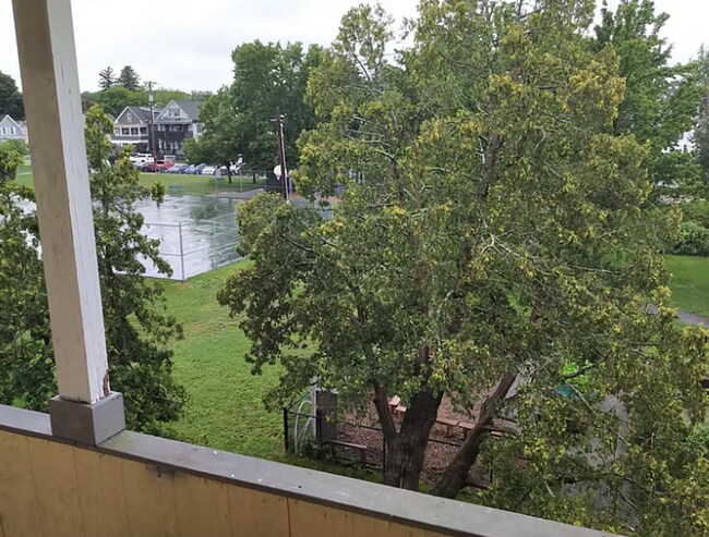 Building Photo - 5 Ellis Ave