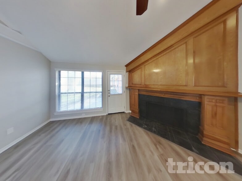 Building Photo - 7761 Grassland Dr