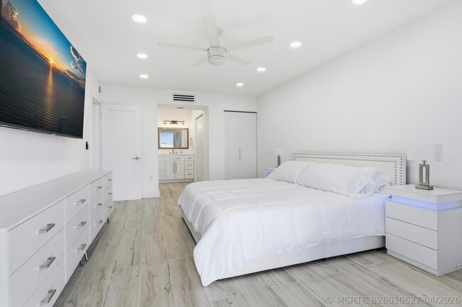 Building Photo - 3520 S Ocean Blvd