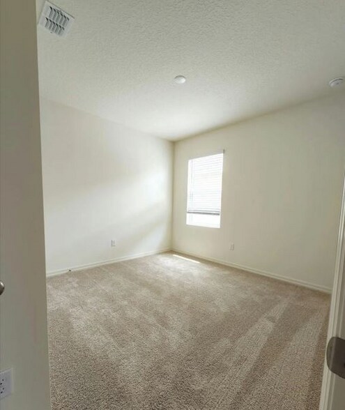 Building Photo - 1352 McFarland Dr